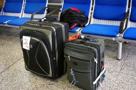 equipaje_1 maletas avion aeropuerto
