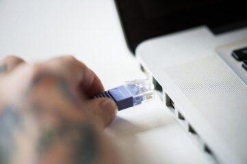 Precios personalizados online: cómo tus datos y tu ubicación pueden influir en lo que pagas