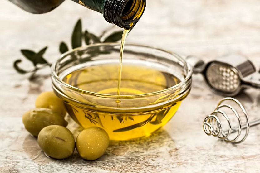 En este momento estás viendo ¿Es el aceite de oliva la grasa más saludable en la cocina?