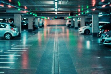 Encontrar parking con precios baratos en el aeropuerto