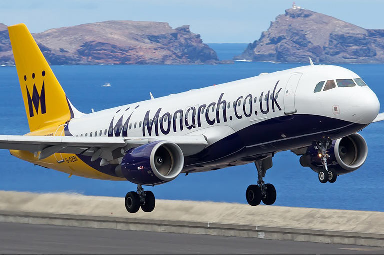 Avión de la aerolínea Monarch