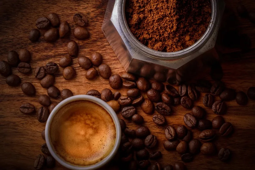 En este momento estás viendo Todo sobre el café, cafeteras y cafeterías