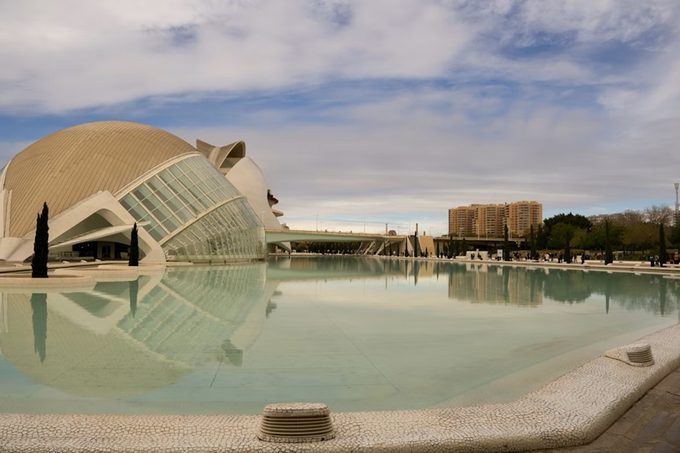 Ciudad de las Artes y las Ciencias Valencia (Luca Albrecht Unsplash)
