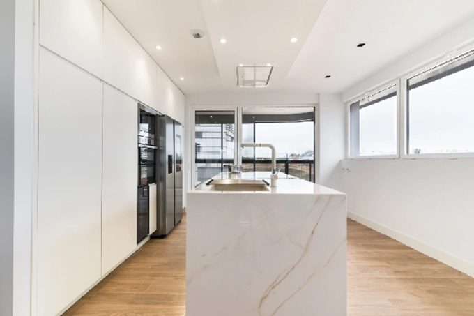 Cocina con isla de Kodensu