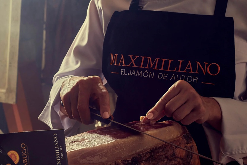Lee más sobre el artículo Jamón de bellota 100 % Ibérico: El oro negro de la gastronomía española