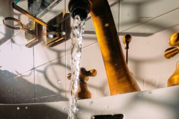 Cómo elegir un buen fontanero para tu hogar: guía práctica para evitar averías y malas reparaciones