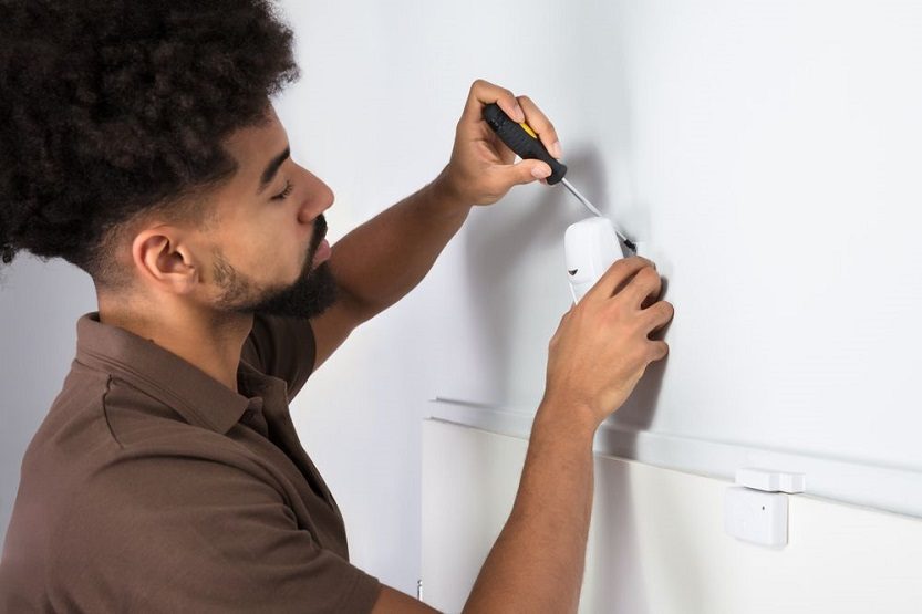 Lee más sobre el artículo Cómo instalar detectores de movimiento en casa de forma eficaz