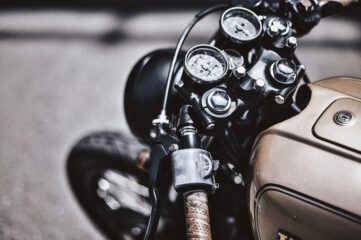Qué revisar en tu moto antes de salir de ruta
