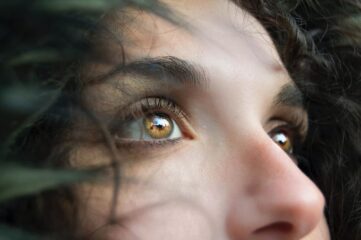 Por qué acudir a una clínica especializada en retina para tu salud visual