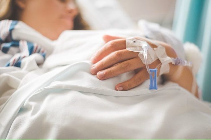 Paciente hospitalizada (Stephen Andrews Unsplash)