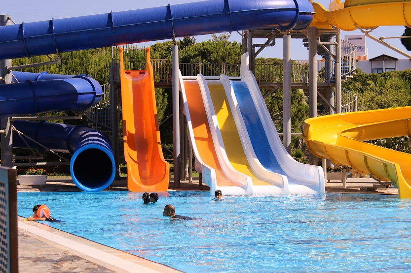 En este momento estás viendo Qué es un parque acuático. Requisitos, aforo e higiene