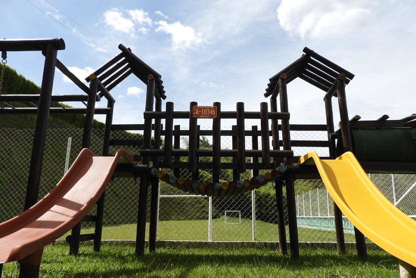 Lee más sobre el artículo Parques infantiles en Galicia: requisitos de seguridad