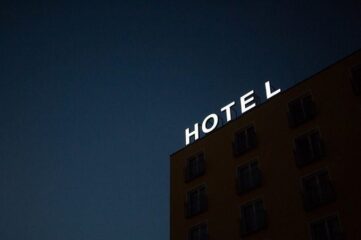 Se regula la actividad de hoteles y viviendas de uso turístico en Cataluña