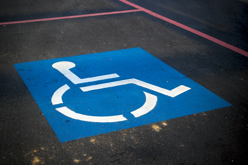 Lee más sobre el artículo Tarjeta de aparcamiento para discapacitados (falsa)