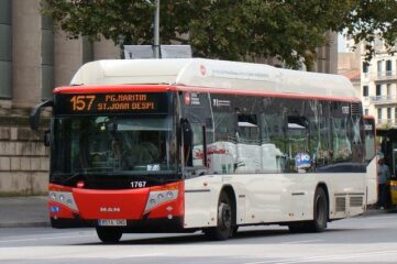 Las tarifas de autobuses urbanos en España difieren hasta un 142 por ciento